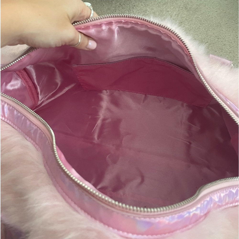 Sugar Thrillz furry duffle - Picture 2 of 3